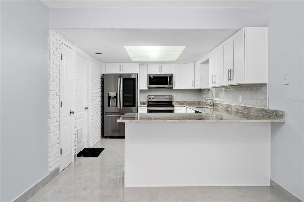 待售: $295,000 (3 贝兹, 2 浴室, 1322 平方英尺)