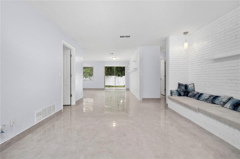 待售: $295,000 (3 贝兹, 2 浴室, 1322 平方英尺)