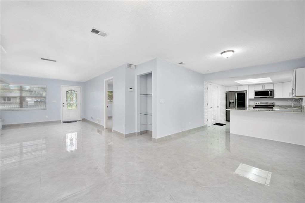 待售: $295,000 (3 贝兹, 2 浴室, 1322 平方英尺)