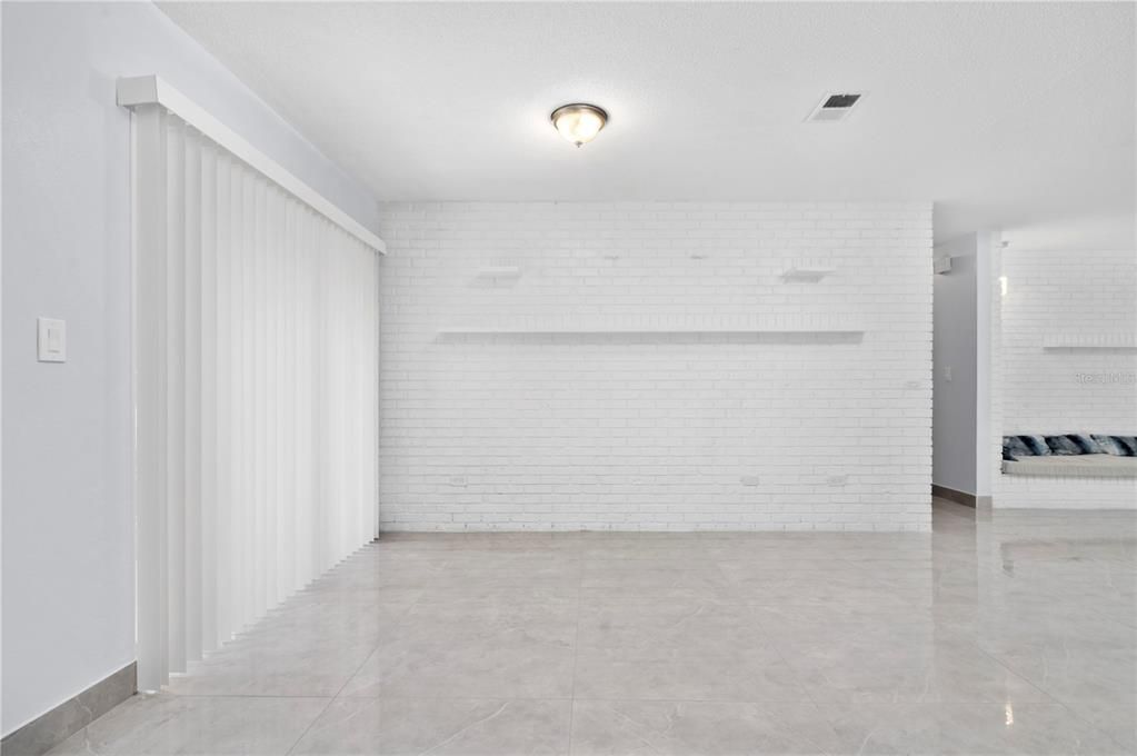 待售: $295,000 (3 贝兹, 2 浴室, 1322 平方英尺)