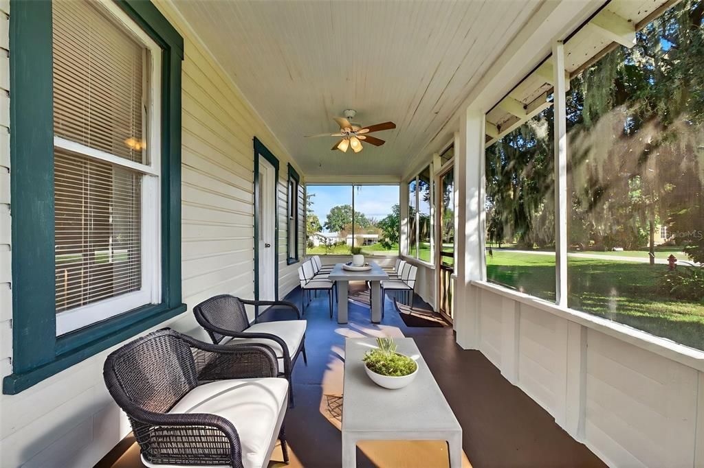 Active With Contract: $179,000 (2 beds, 1 baths, 780 Square Feet)