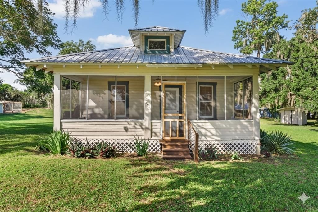 Active With Contract: $179,000 (2 beds, 1 baths, 780 Square Feet)