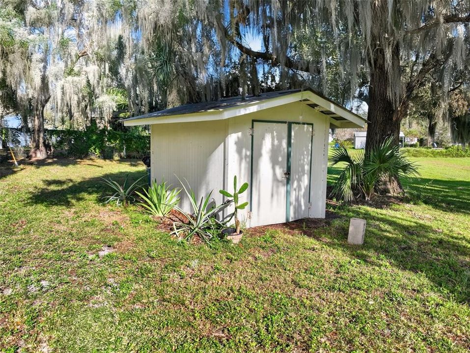 Active With Contract: $179,000 (2 beds, 1 baths, 780 Square Feet)