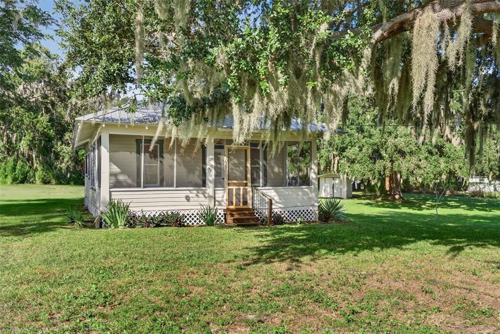 Active With Contract: $179,000 (2 beds, 1 baths, 780 Square Feet)