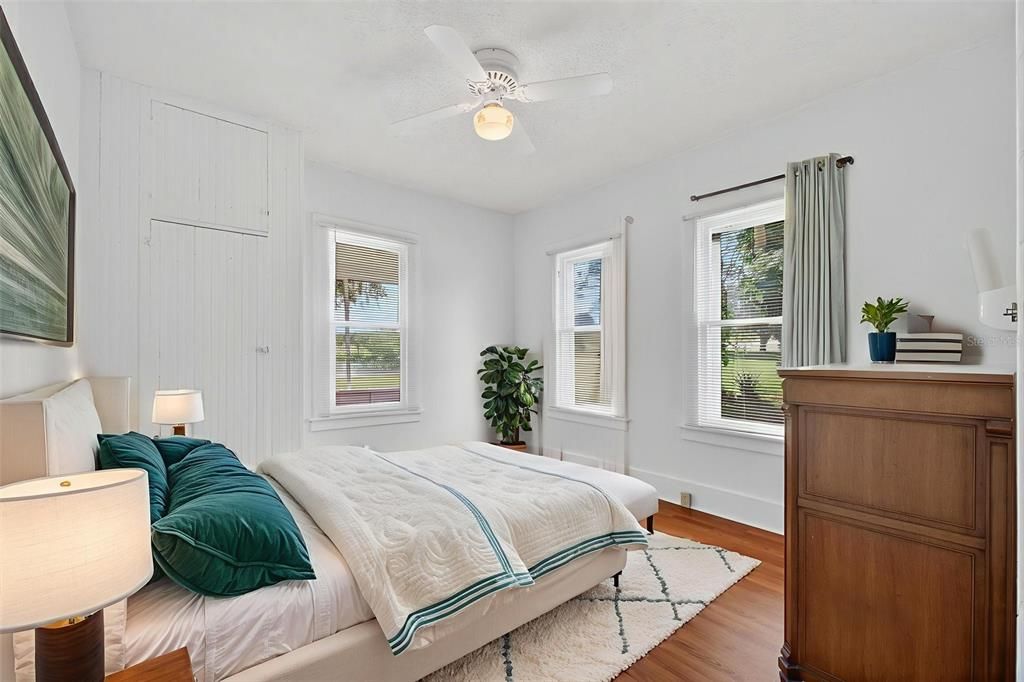 Active With Contract: $179,000 (2 beds, 1 baths, 780 Square Feet)