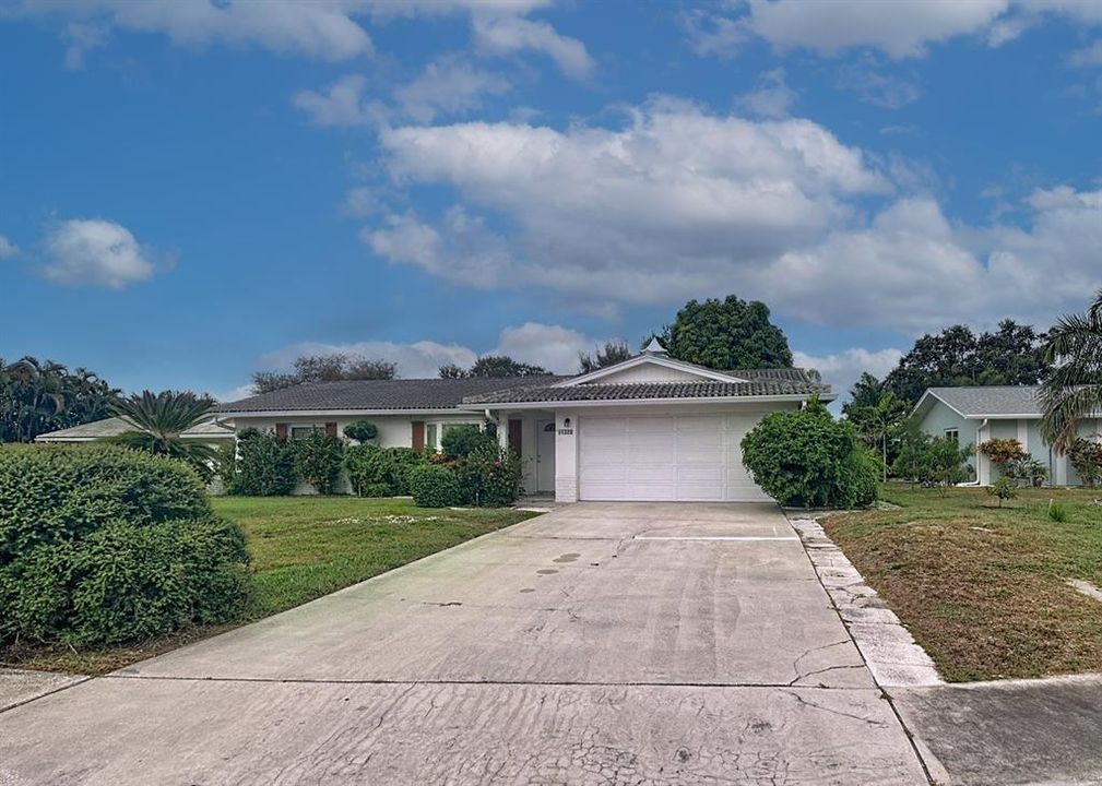 待售: $465,000 (3 贝兹, 2 浴室, 1326 平方英尺)