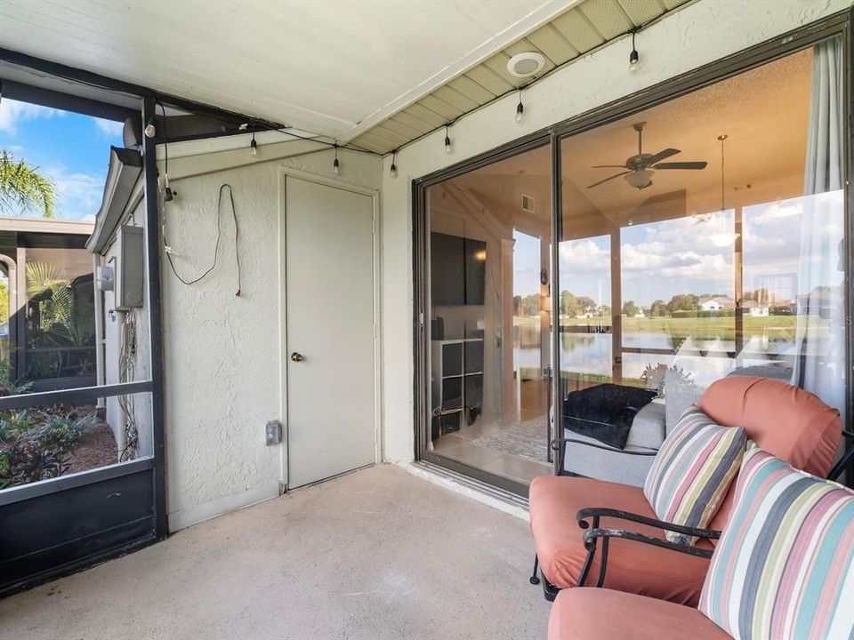 合同活跃: $245,000 (2 贝兹, 2 浴室, 938 平方英尺)