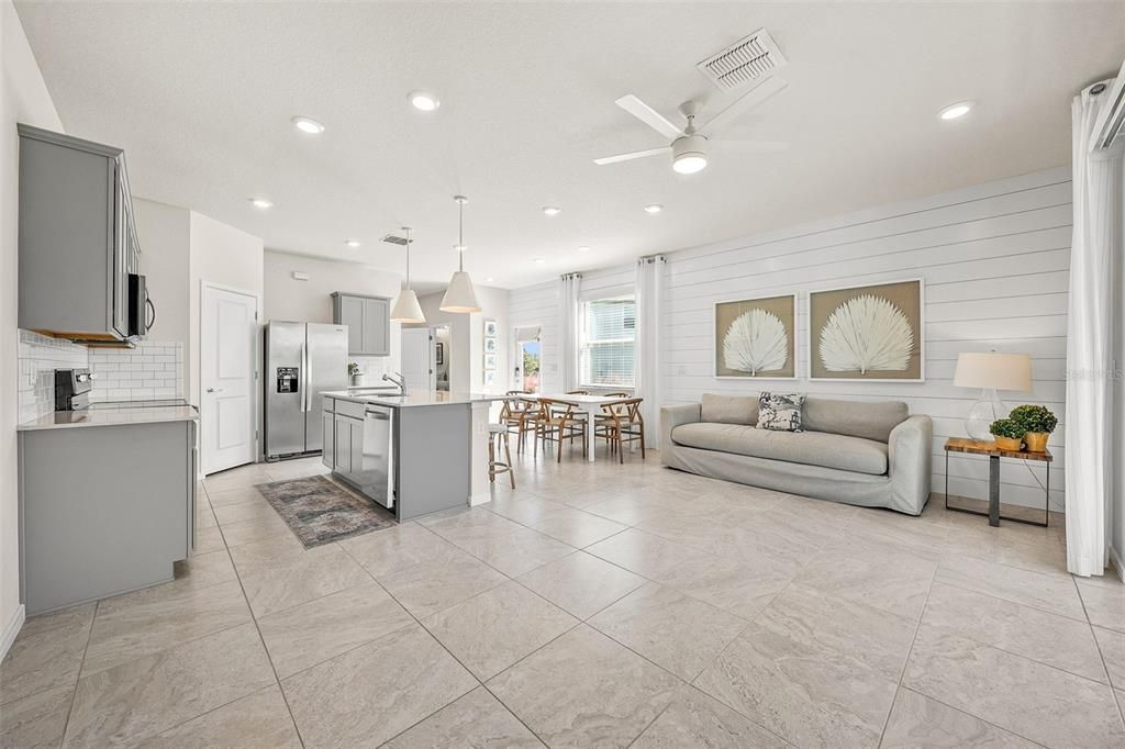 For Sale: $364,900 (3 beds, 2 baths, 1818 Square Feet)