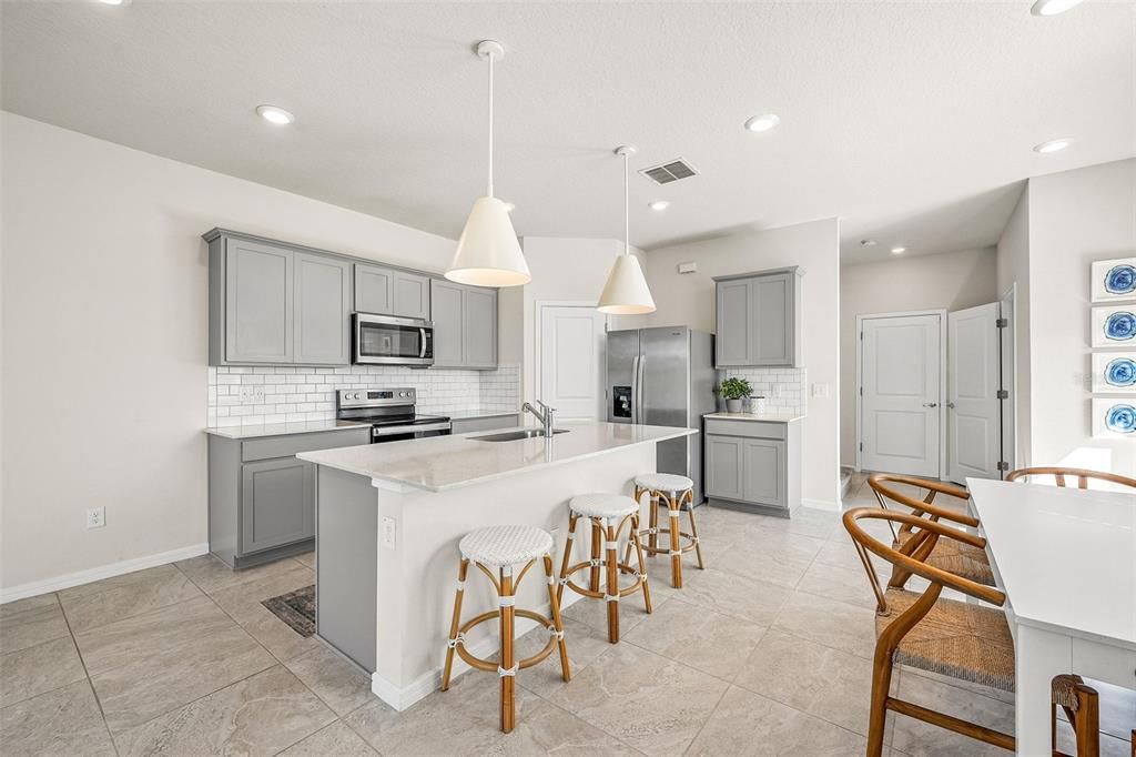 For Sale: $364,900 (3 beds, 2 baths, 1818 Square Feet)