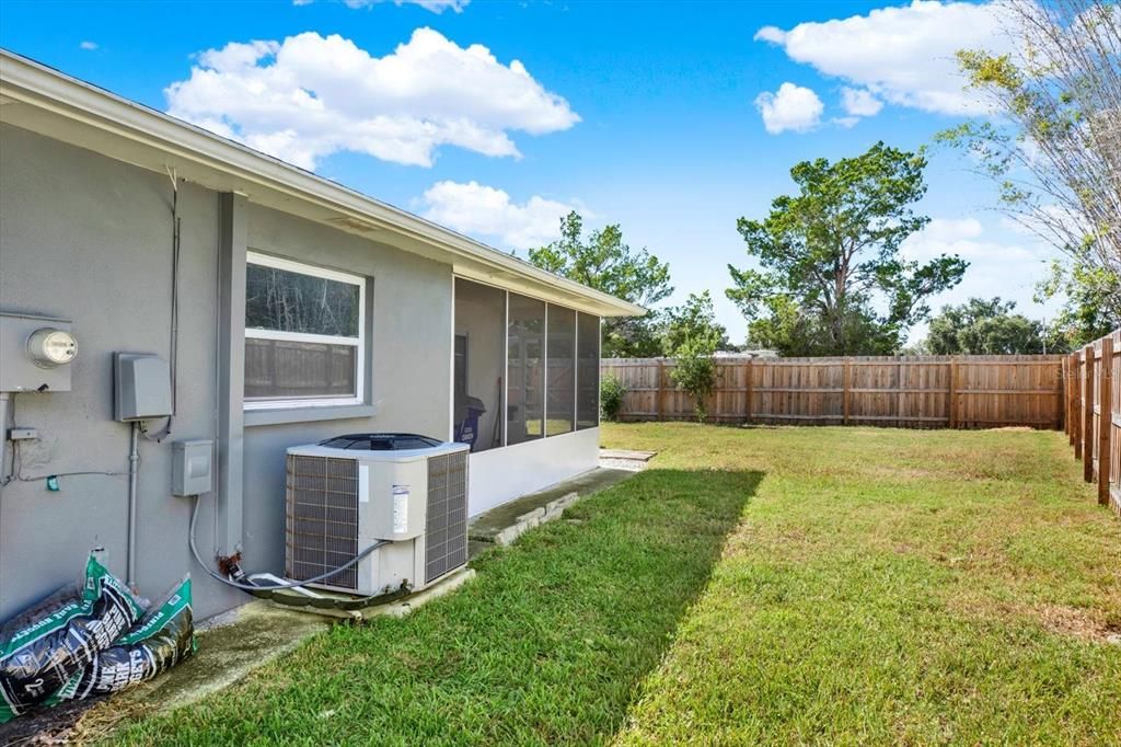 Active With Contract: $424,900 (3 beds, 2 baths, 1388 Square Feet)