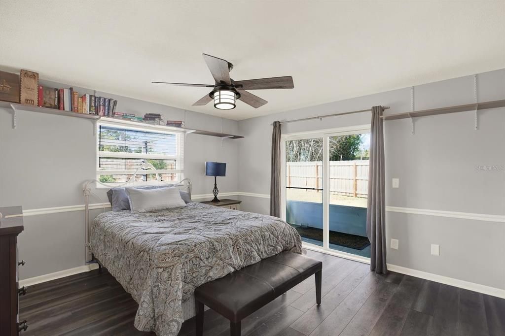 Active With Contract: $424,900 (3 beds, 2 baths, 1388 Square Feet)