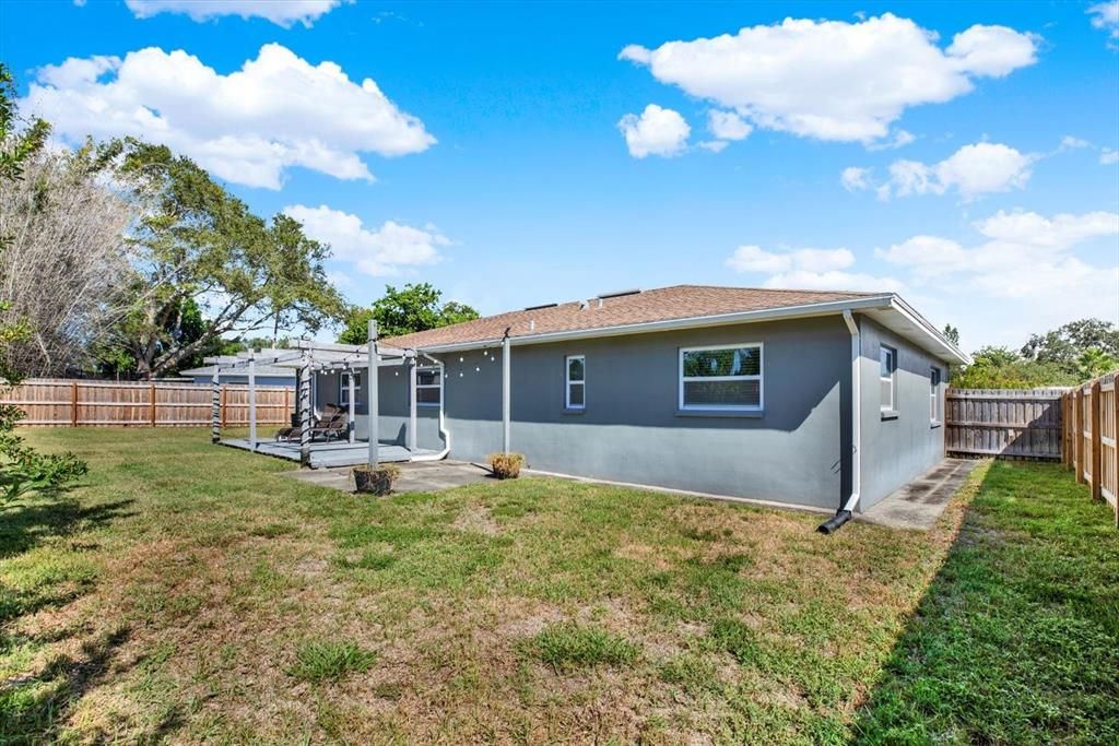 Active With Contract: $424,900 (3 beds, 2 baths, 1388 Square Feet)