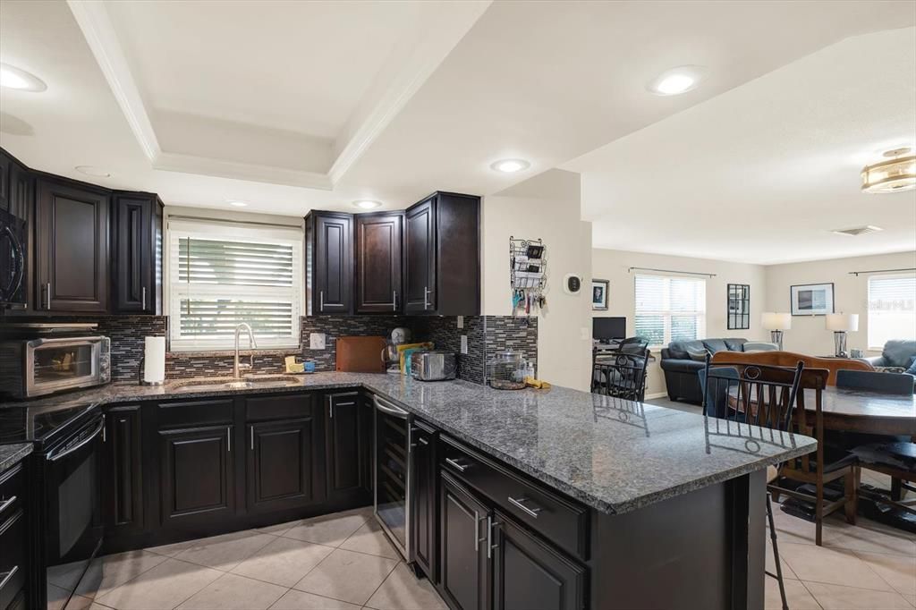 Active With Contract: $424,900 (3 beds, 2 baths, 1388 Square Feet)