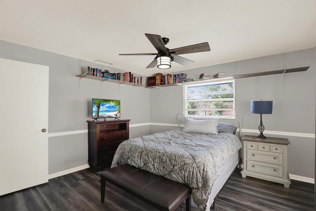 Active With Contract: $424,900 (3 beds, 2 baths, 1388 Square Feet)