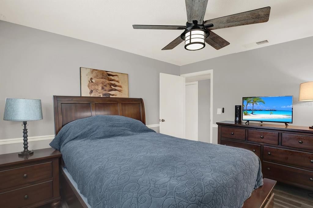 Active With Contract: $424,900 (3 beds, 2 baths, 1388 Square Feet)