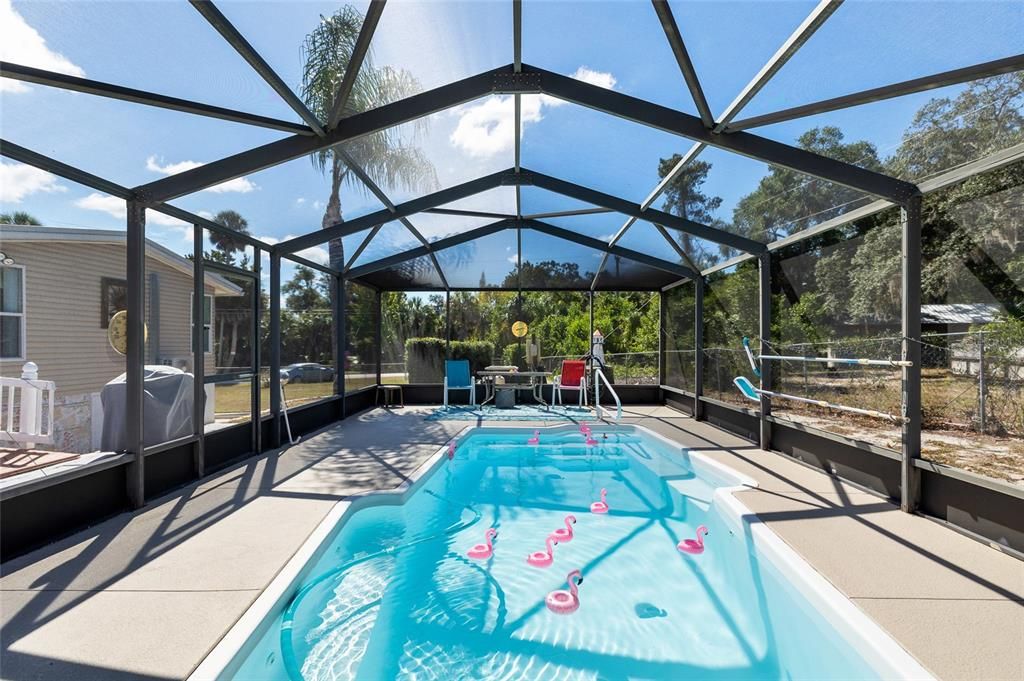 For Sale: $489,999 (3 beds, 3 baths, 2204 Square Feet)