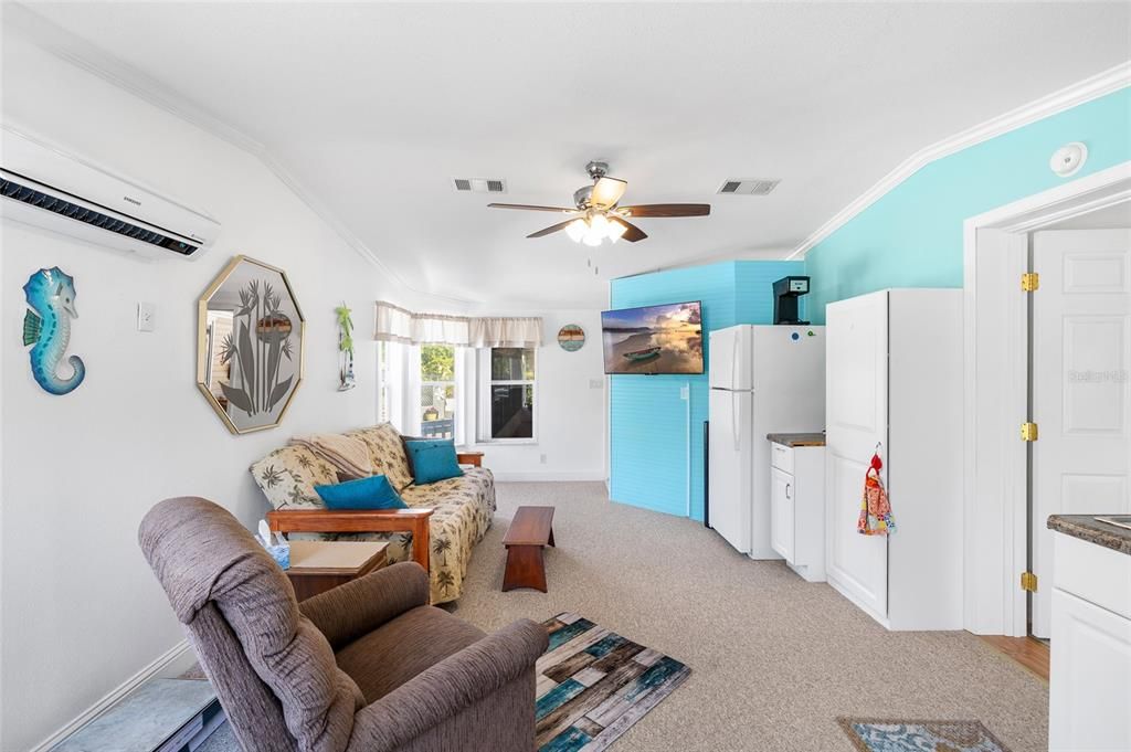 For Sale: $489,999 (3 beds, 3 baths, 2204 Square Feet)