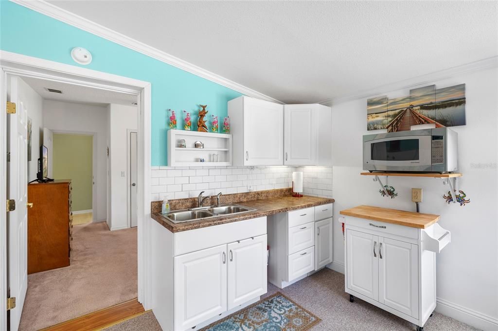 For Sale: $489,999 (3 beds, 3 baths, 2204 Square Feet)