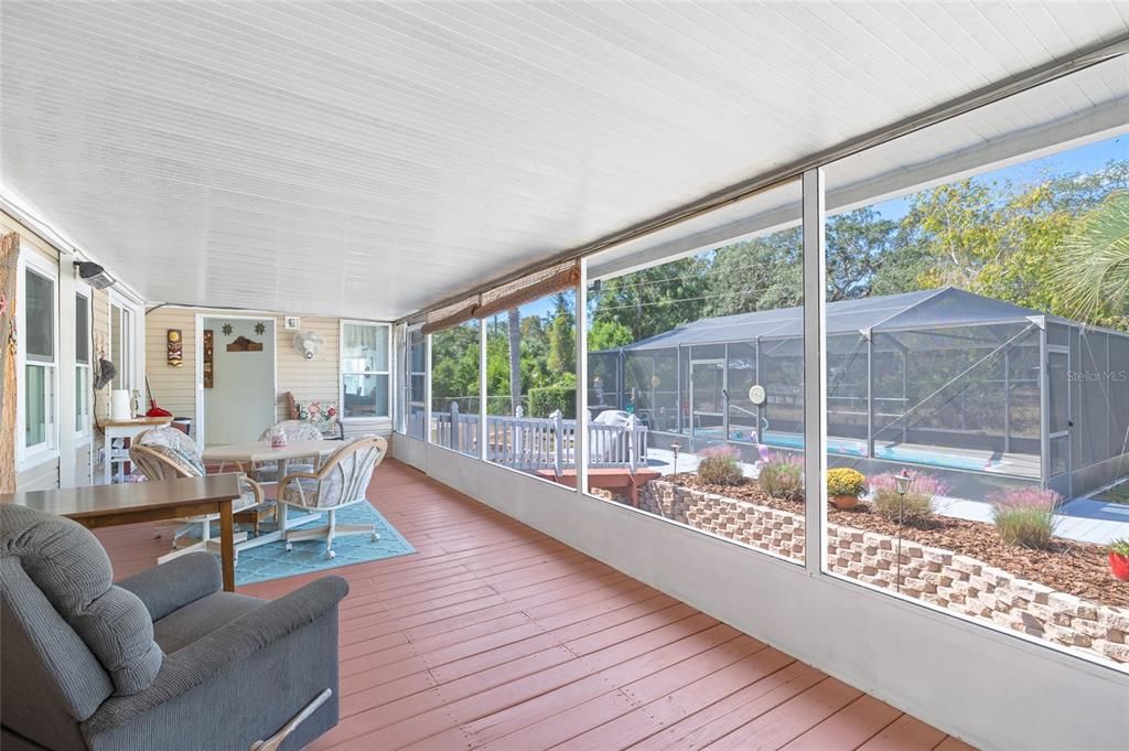 For Sale: $489,999 (3 beds, 3 baths, 2204 Square Feet)