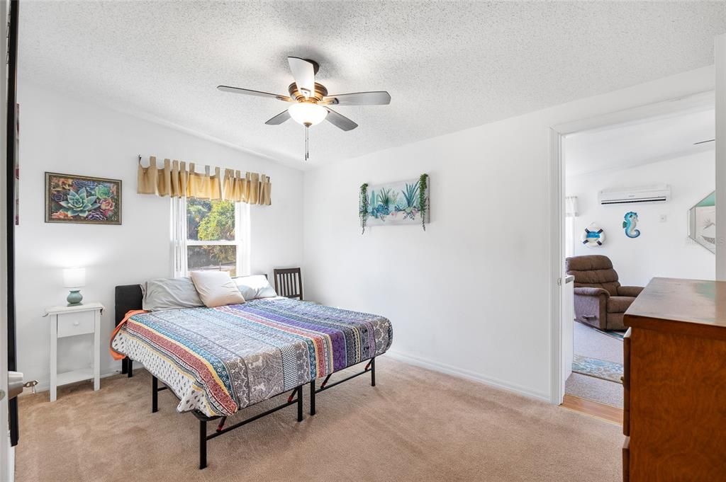 For Sale: $489,999 (3 beds, 3 baths, 2204 Square Feet)