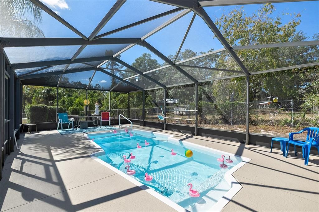 For Sale: $489,999 (3 beds, 3 baths, 2204 Square Feet)