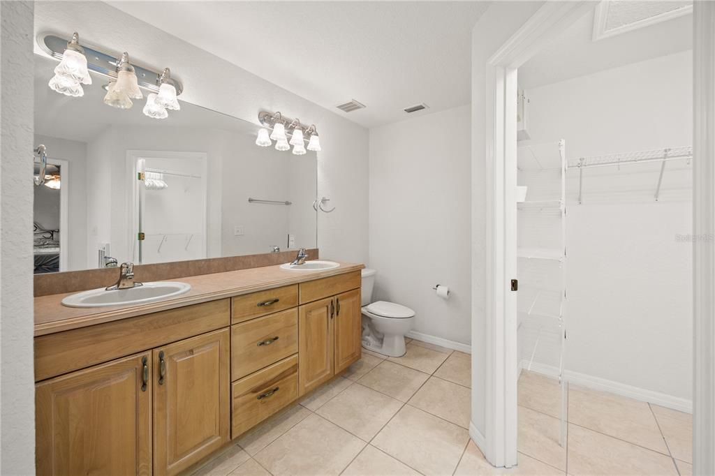 For Sale: $1,950,000 (4 beds, 2 baths, 2539 Square Feet)