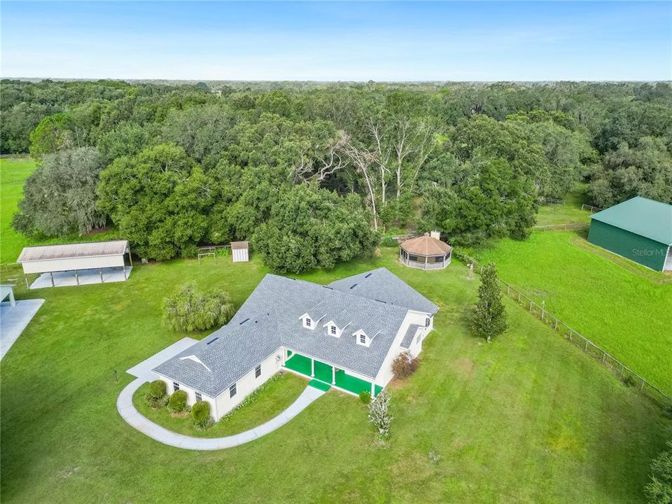 For Sale: $1,950,000 (4 beds, 2 baths, 2539 Square Feet)