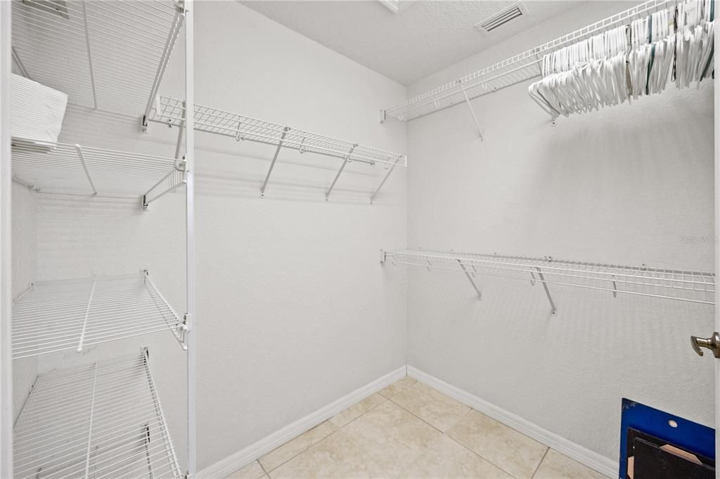 For Sale: $1,950,000 (4 beds, 2 baths, 2539 Square Feet)