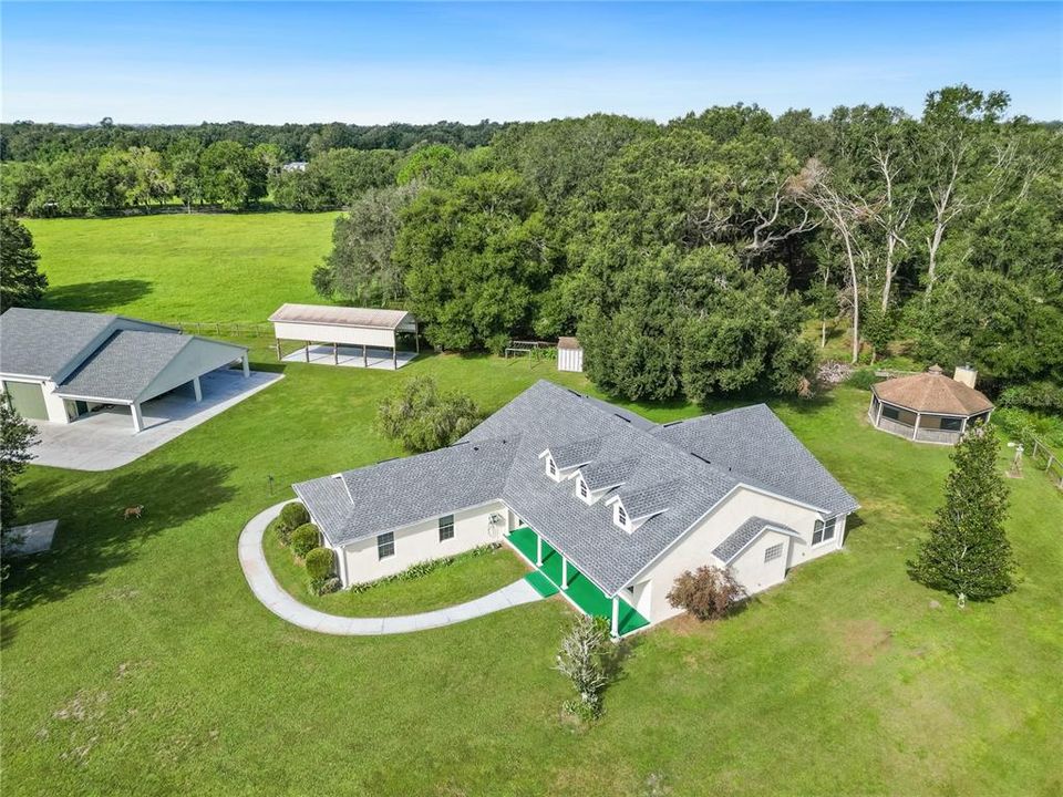 For Sale: $1,950,000 (4 beds, 2 baths, 2539 Square Feet)