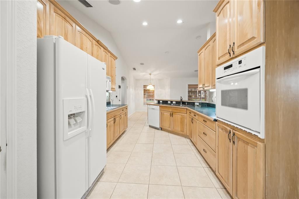 For Sale: $1,950,000 (4 beds, 2 baths, 2539 Square Feet)