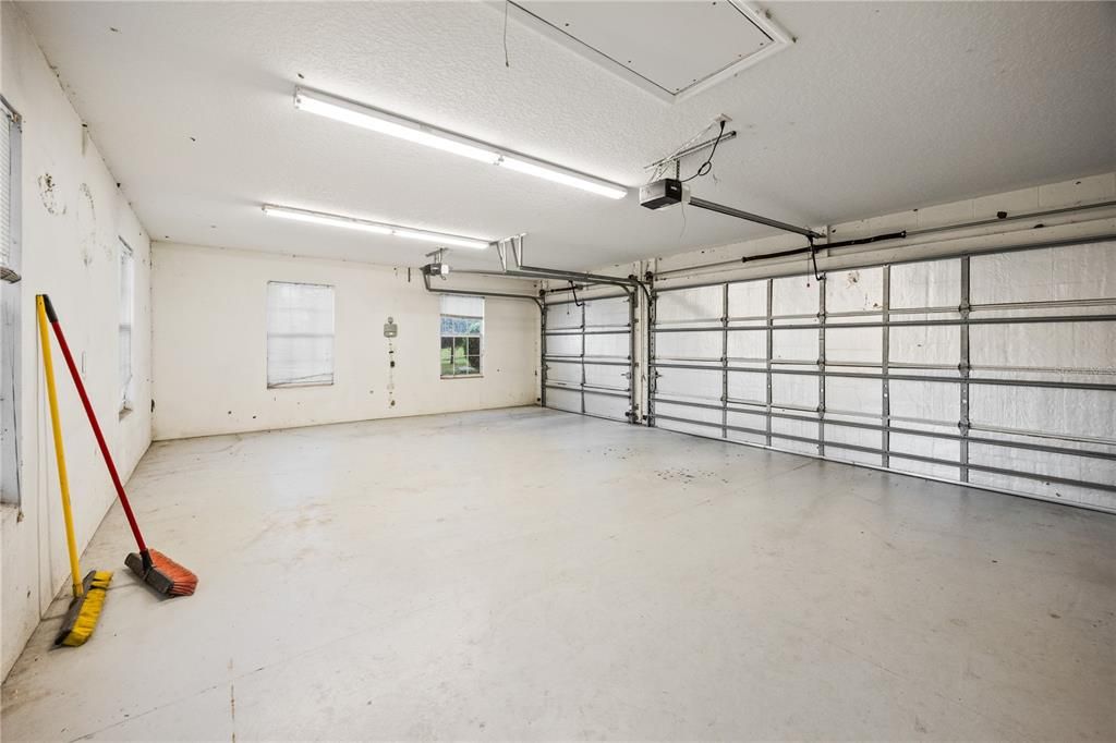 For Sale: $1,950,000 (4 beds, 2 baths, 2539 Square Feet)