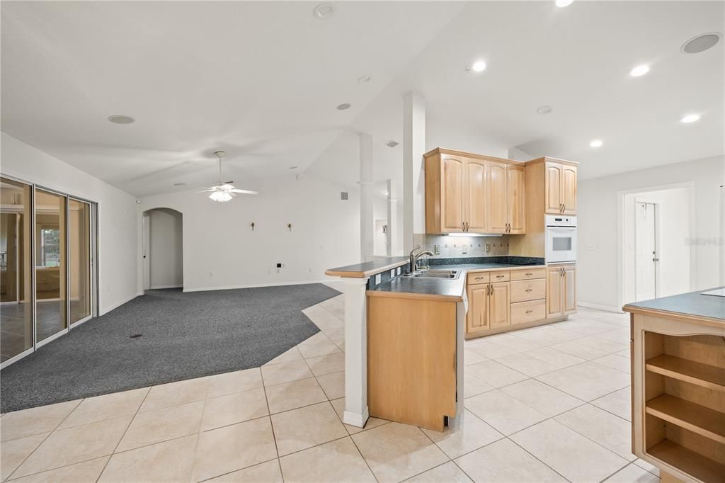 For Sale: $1,950,000 (4 beds, 2 baths, 2539 Square Feet)