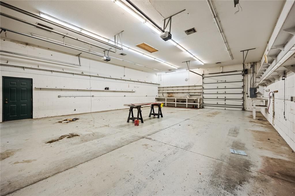 For Sale: $1,950,000 (4 beds, 2 baths, 2539 Square Feet)