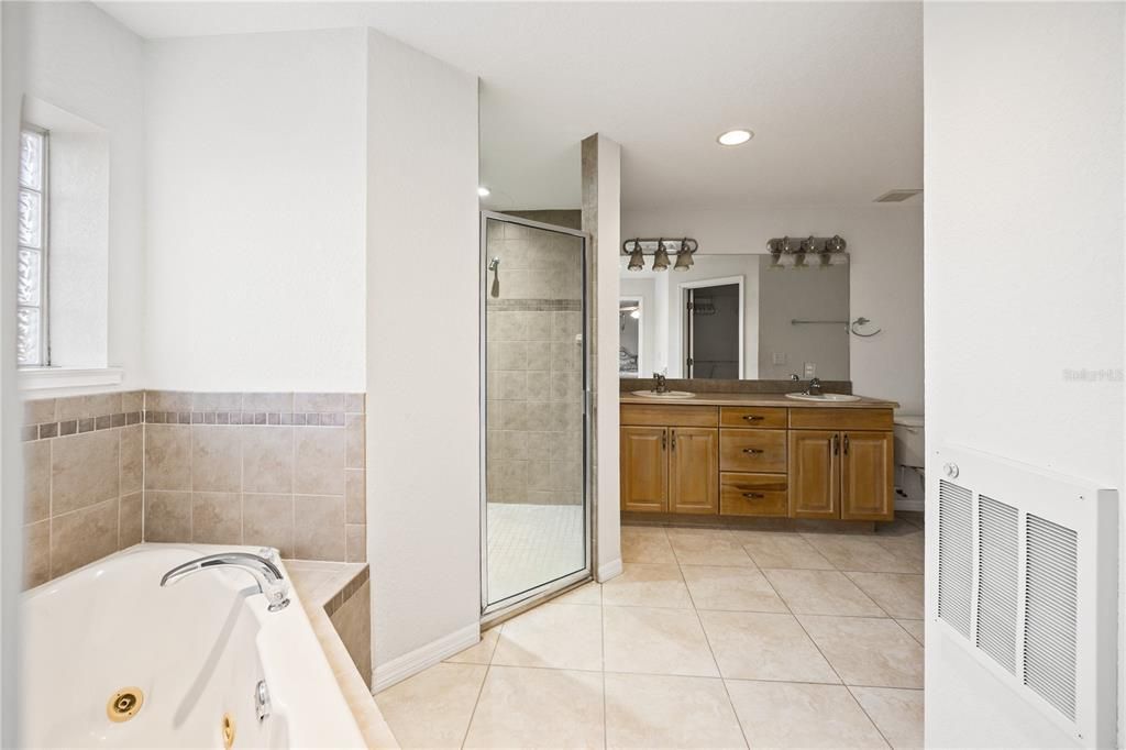 For Sale: $1,950,000 (4 beds, 2 baths, 2539 Square Feet)