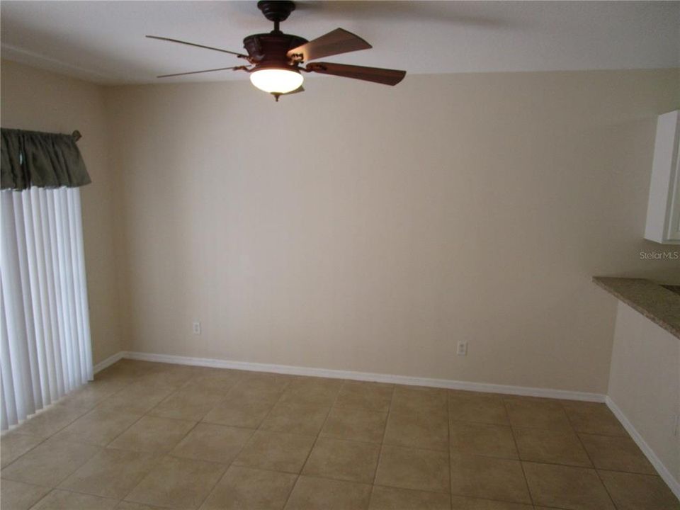 出租: $1,775 (2 贝兹, 2 浴室, 1383 平方英尺)