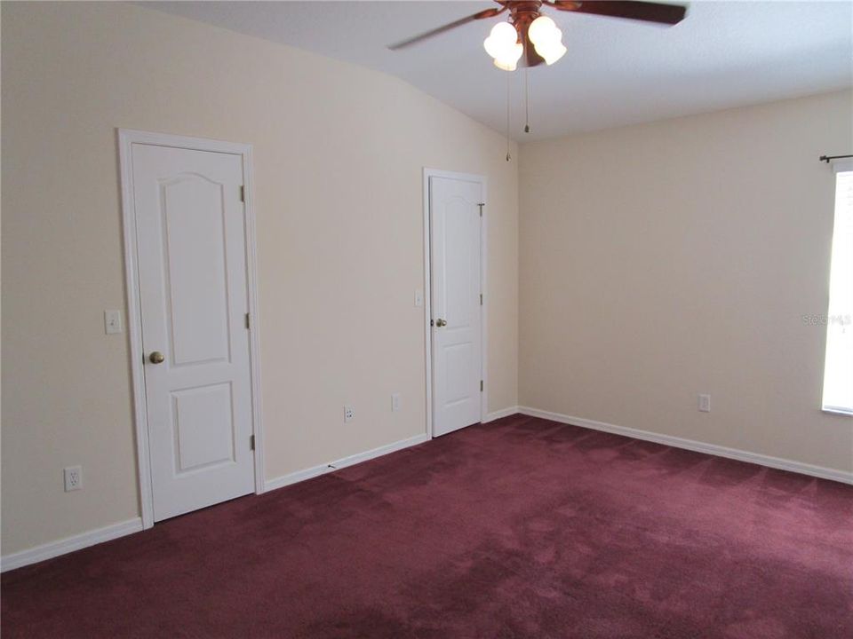 出租: $1,775 (2 贝兹, 2 浴室, 1383 平方英尺)