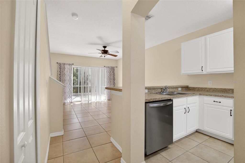 For Rent: $1,750 (2 beds, 2 baths, 1383 Square Feet)
