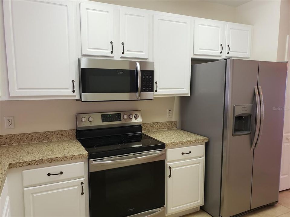 出租: $1,775 (2 贝兹, 2 浴室, 1383 平方英尺)