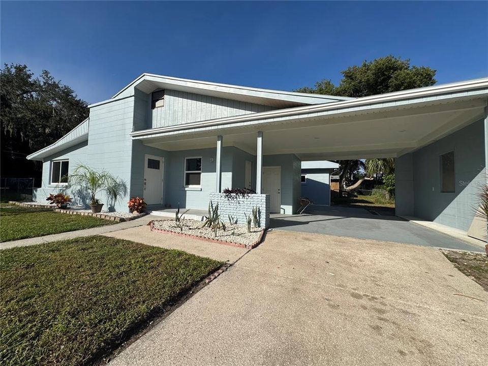 For Sale: $370,000 (4 beds, 2 baths, 1727 Square Feet)