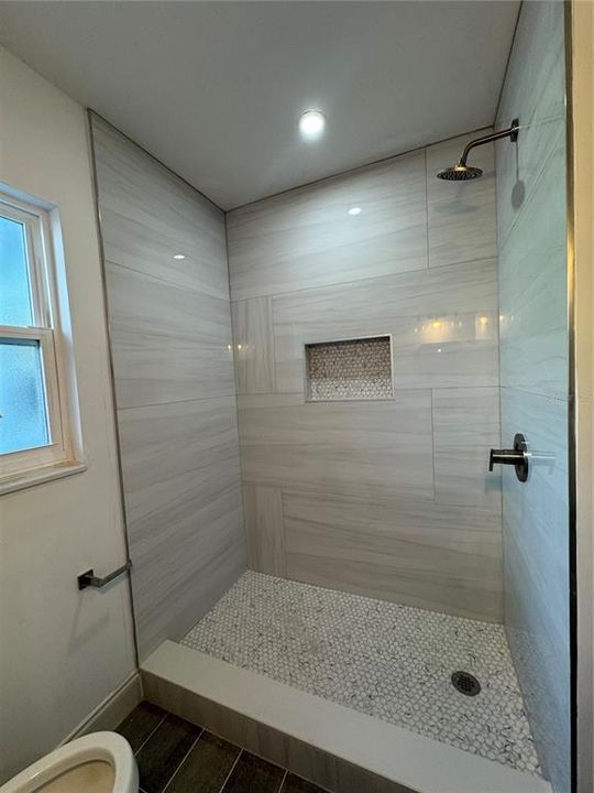 For Sale: $370,000 (4 beds, 2 baths, 1727 Square Feet)