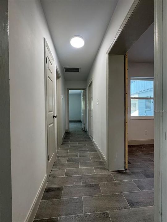 For Sale: $370,000 (4 beds, 2 baths, 1727 Square Feet)