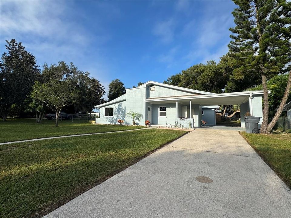 For Sale: $370,000 (4 beds, 2 baths, 1727 Square Feet)