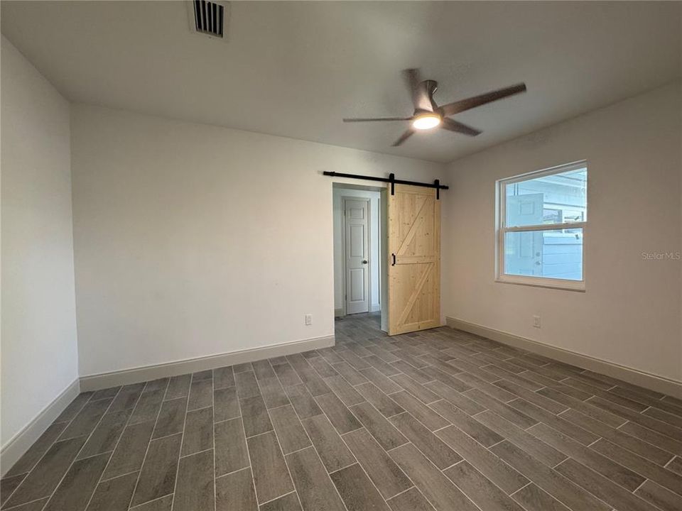For Sale: $370,000 (4 beds, 2 baths, 1727 Square Feet)