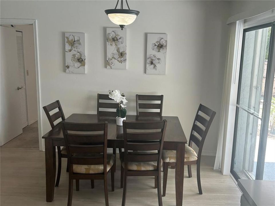 For Sale: $310,000 (3 beds, 2 baths, 1422 Square Feet)