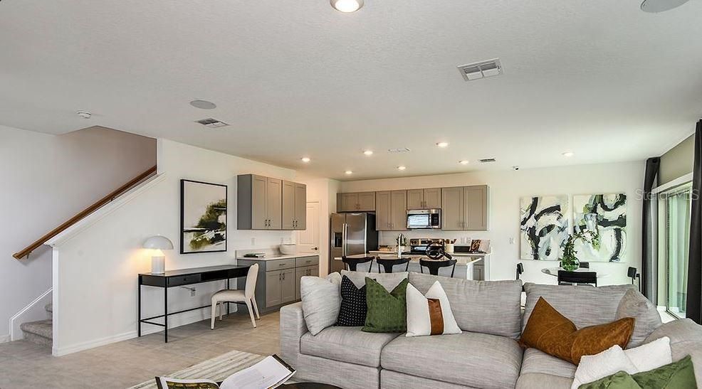 Active With Contract: $368,509 (4 beds, 2 baths, 2271 Square Feet)