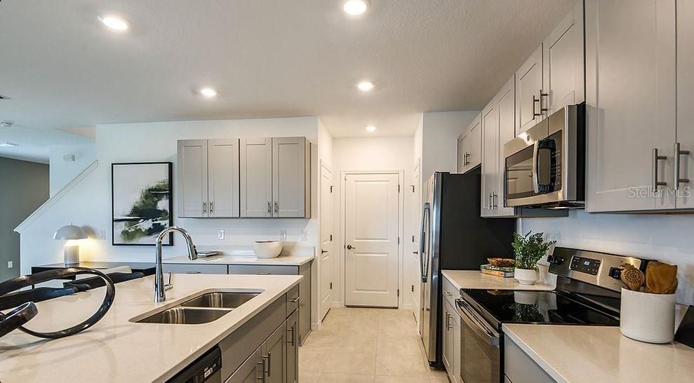 Active With Contract: $368,509 (4 beds, 2 baths, 2271 Square Feet)