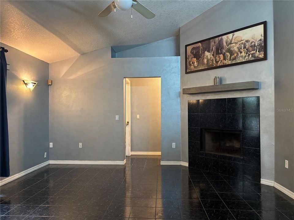 For Sale: $389,900 (3 beds, 2 baths, 1807 Square Feet)