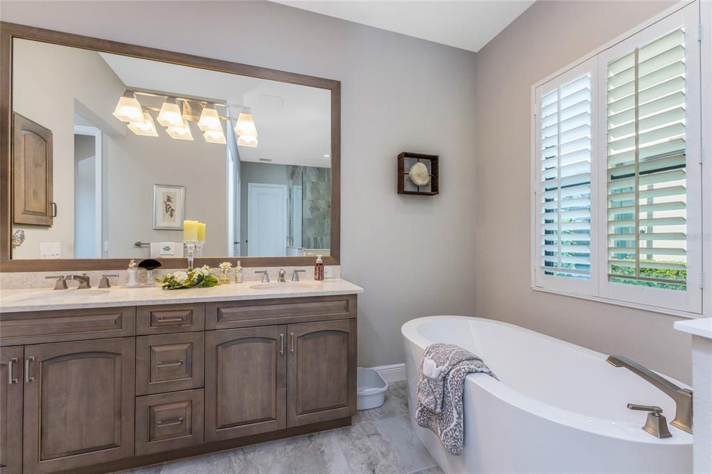 For Sale: $899,000 (3 beds, 3 baths, 2662 Square Feet)