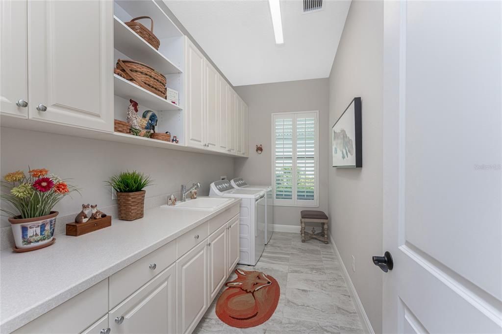 For Sale: $899,000 (3 beds, 3 baths, 2662 Square Feet)