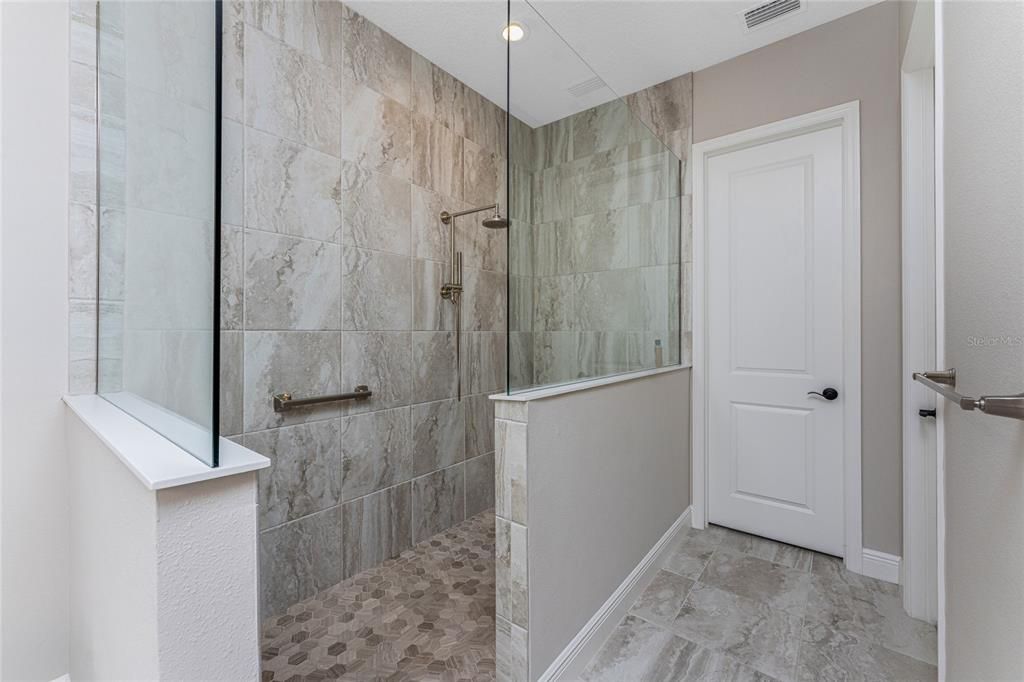 For Sale: $899,000 (3 beds, 3 baths, 2662 Square Feet)